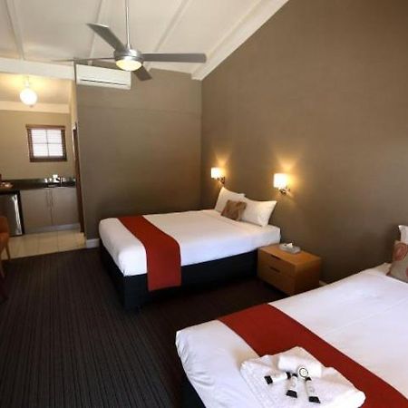 Rose & Crown Hotel Перт Экстерьер фото